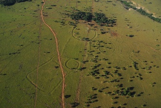 Amazon earthworks courtesy of Edison Caetano